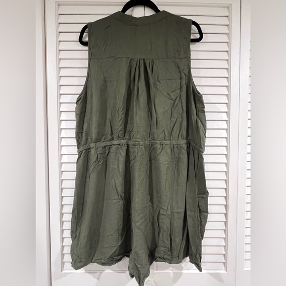 Kelly Renee Olive Green Romper - Picture 2 of 3